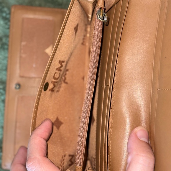 MCM Trifold Visetos Wallet w/ COA Card - Picture 8 of 11